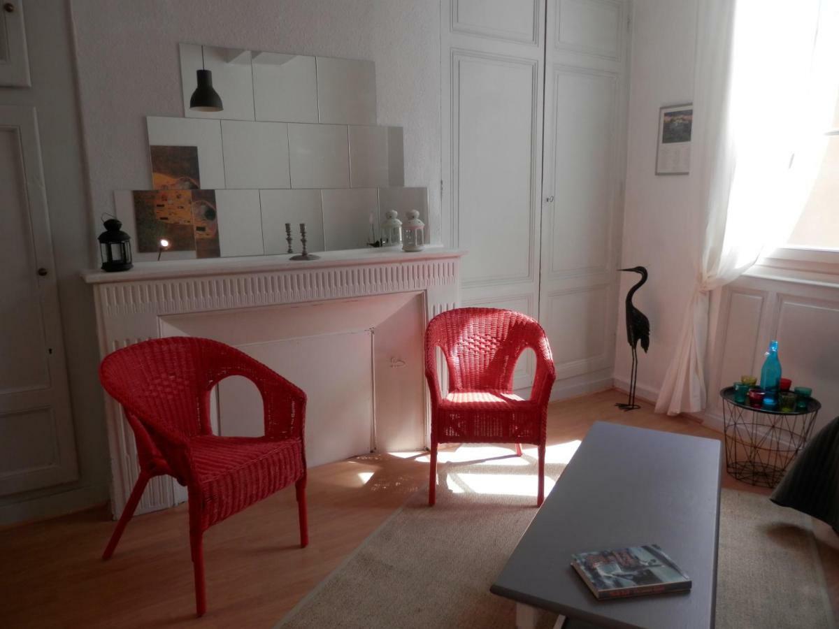 Couette Et Cafe Cyrano Lägenhet Bergerac Exteriör bild